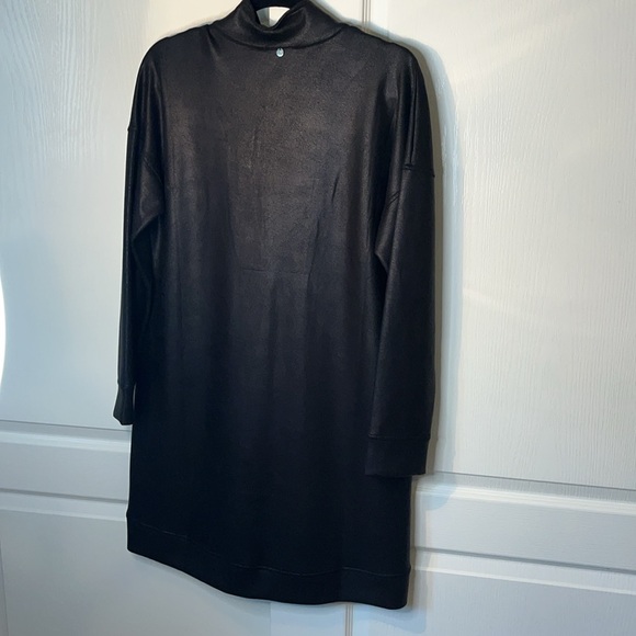 Cable & Gauge Sport Long line top/ dress. Yum.My soft, stretch fabric S. L. Blk. - Picture 5 of 14